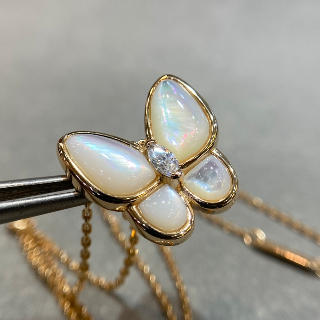 [⭐Aura]BUTTERFLY MOP DIAMOND NECKLACE