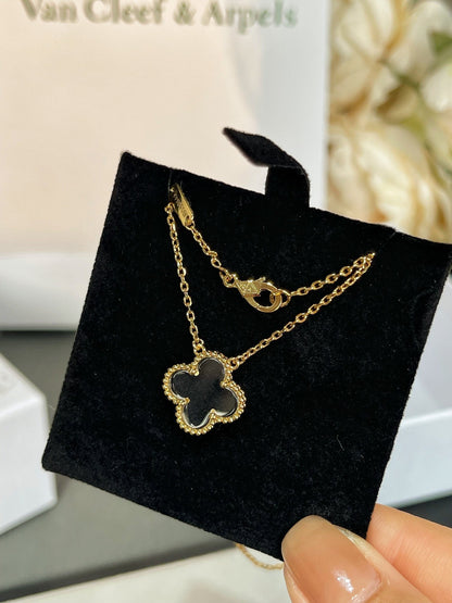 [⭐Aura]CLOVER ROCK CRYSTAL ROSE GOLD NECKLACE