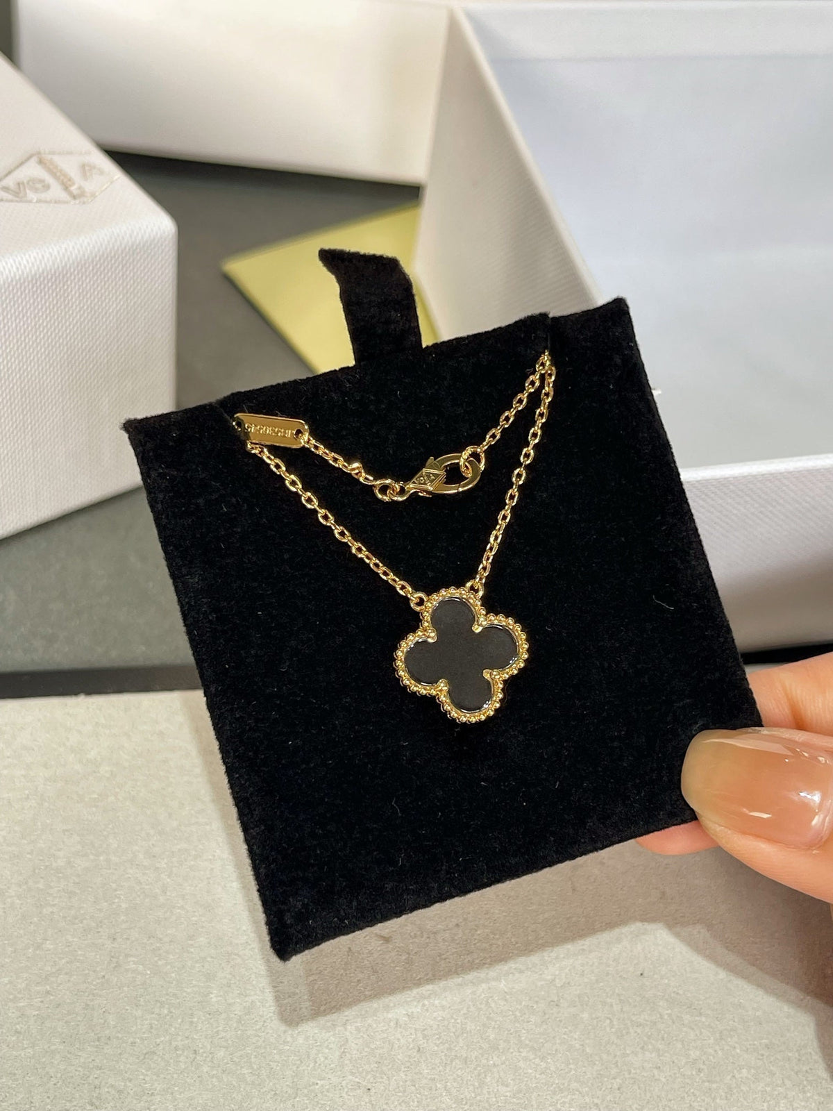 [⭐Aura]CLOVER ROCK CRYSTAL ROSE GOLD NECKLACE