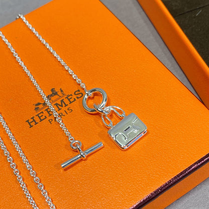 [⭐Aura]CONSTANCE PEDANT SILVER NECKLACE
