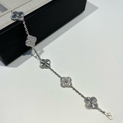 [⭐Aura] CLOVER 5 MOTIF LASER BRACELET COLLECTION