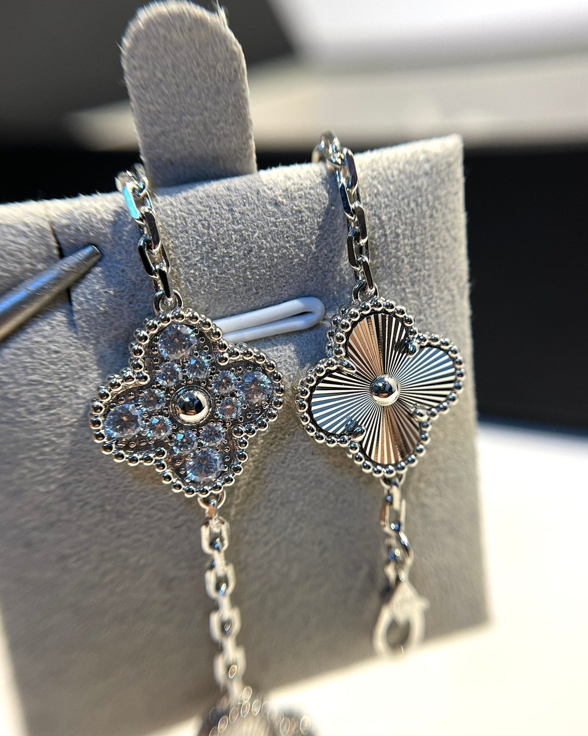 [⭐Aura] CLOVER 5 MOTIF LASER BRACELET COLLECTION