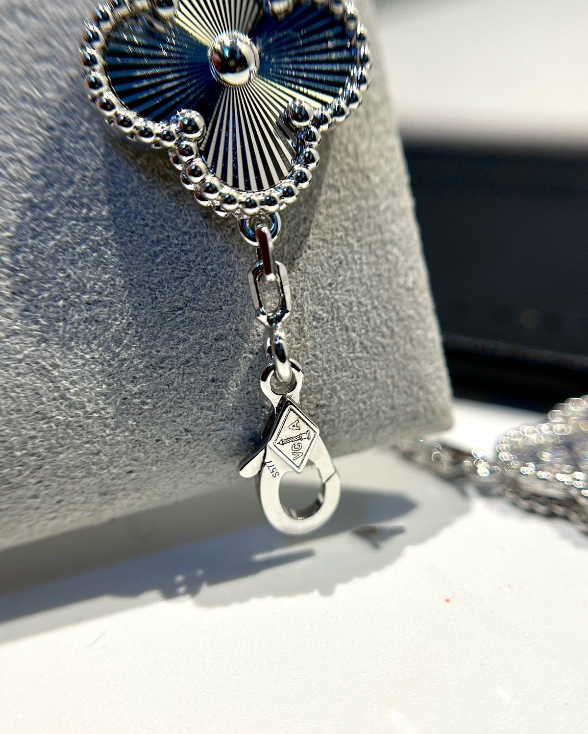 [⭐Aura] CLOVER 5 MOTIF LASER BRACELET COLLECTION