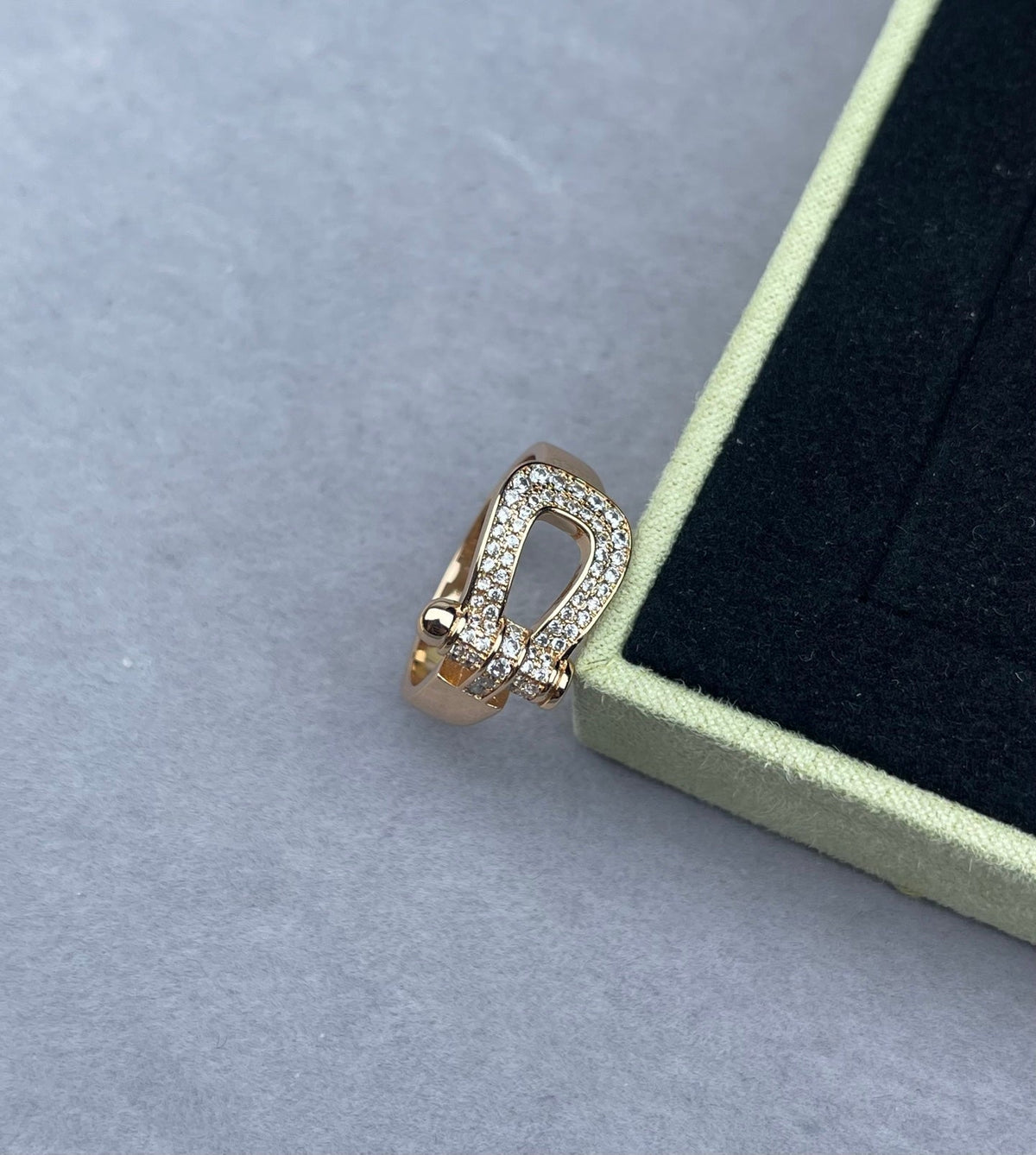 [⭐Aura]Wide Hoof-Shaped Diamond-Studded Ring