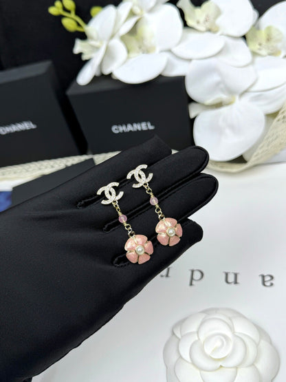 [⭐Aura]26C Pink Camellia Enamel Pendant with Double C Earrings
