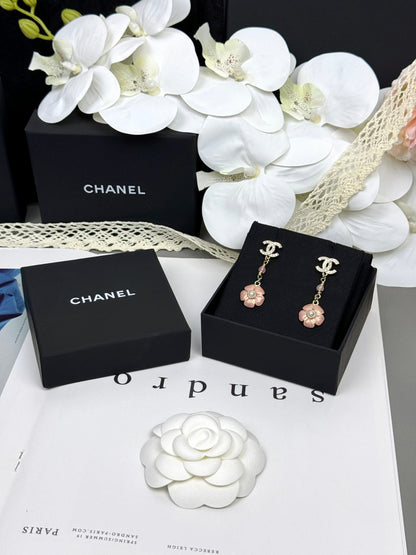 [⭐Aura]26C Pink Camellia Enamel Pendant with Double C Earrings