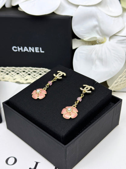 [⭐Aura]26C Pink Camellia Enamel Pendant with Double C Earrings