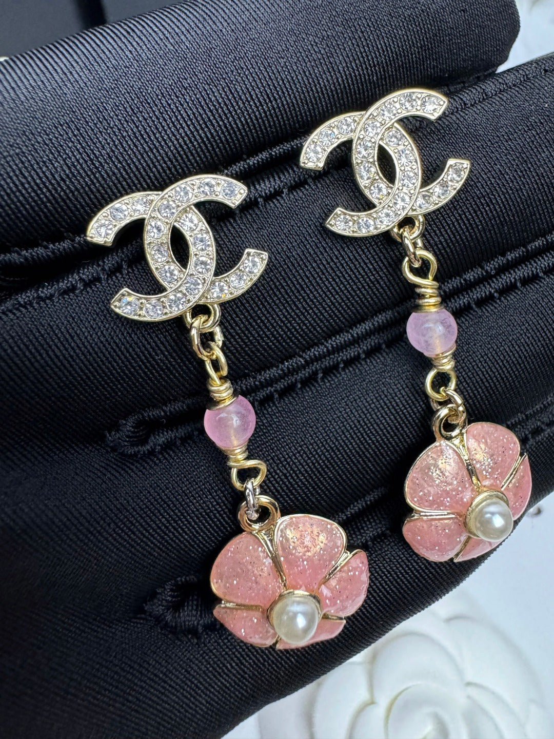 [⭐Aura]26C Pink Camellia Enamel Pendant with Double C Earrings