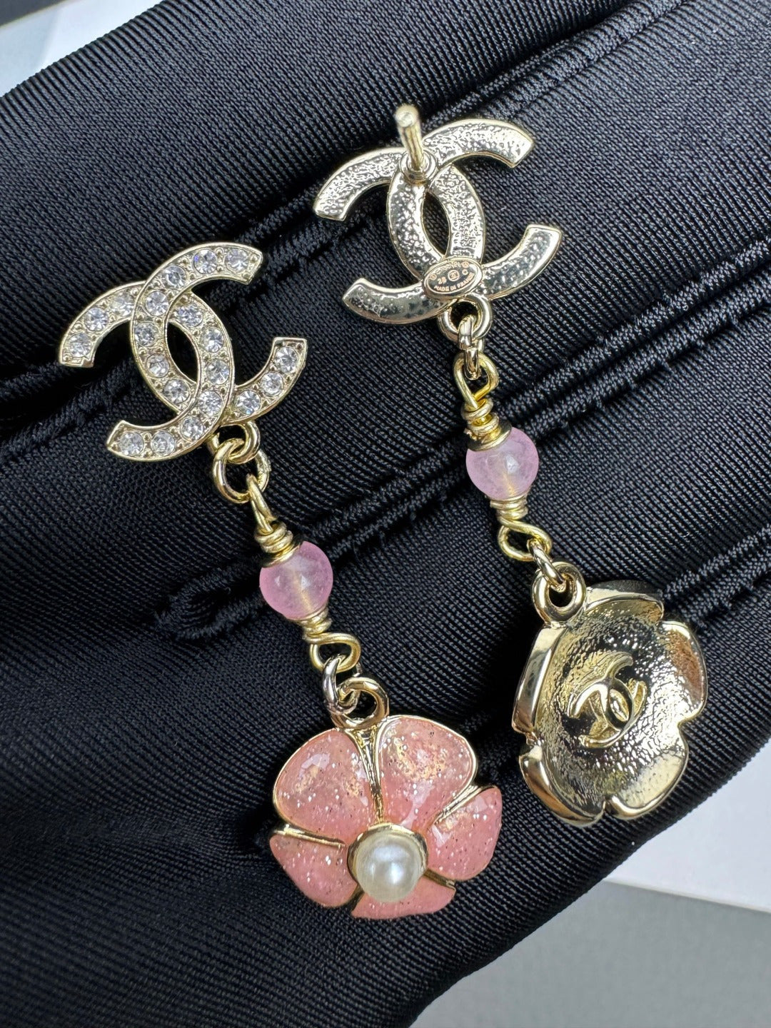 [⭐Aura]26C Pink Camellia Enamel Pendant with Double C Earrings