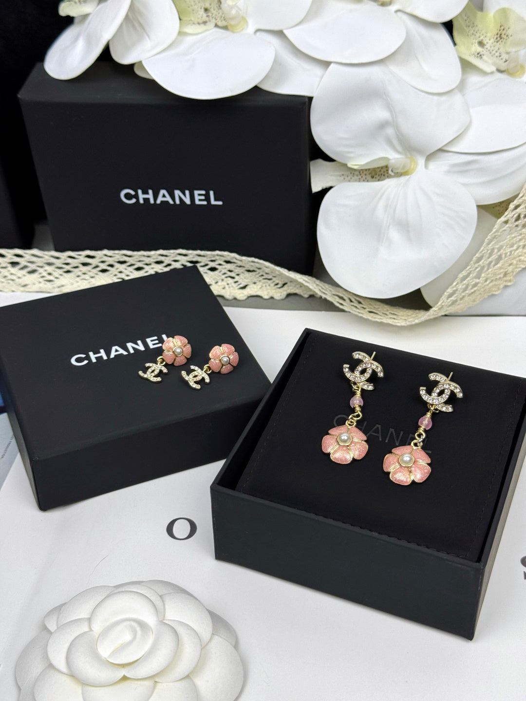 [⭐Aura]26C Pink Camellia Enamel Pendant with Double C Earrings