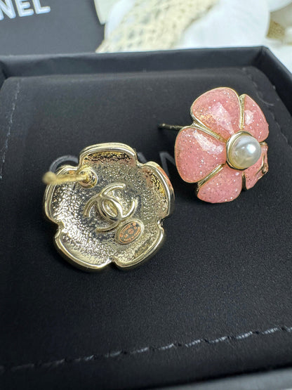 [⭐Aura]26C Pink Camellia Pearl Enamel Stud Earrings