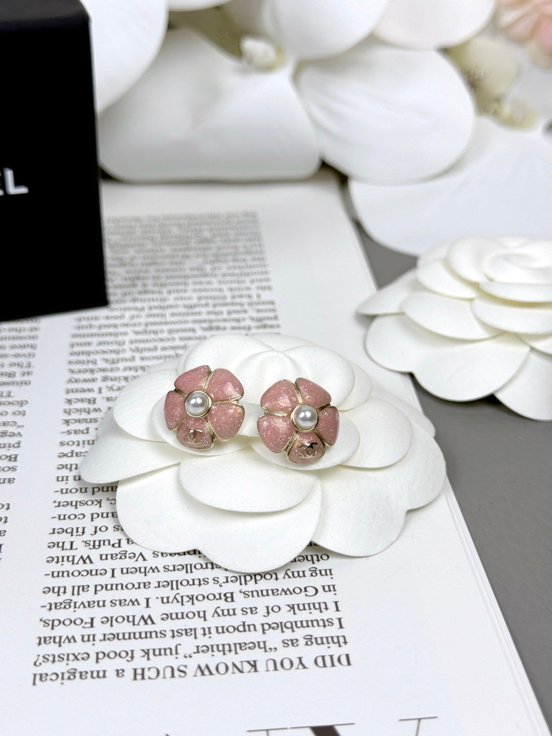 [⭐Aura]26C Pink Camellia Pearl Enamel Stud Earrings