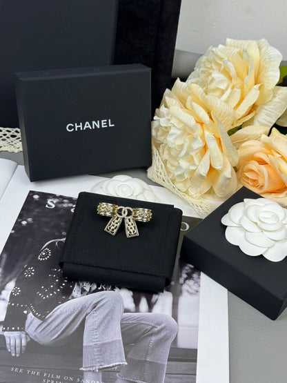 [⭐Aura]25K Hollow Bow Brooch