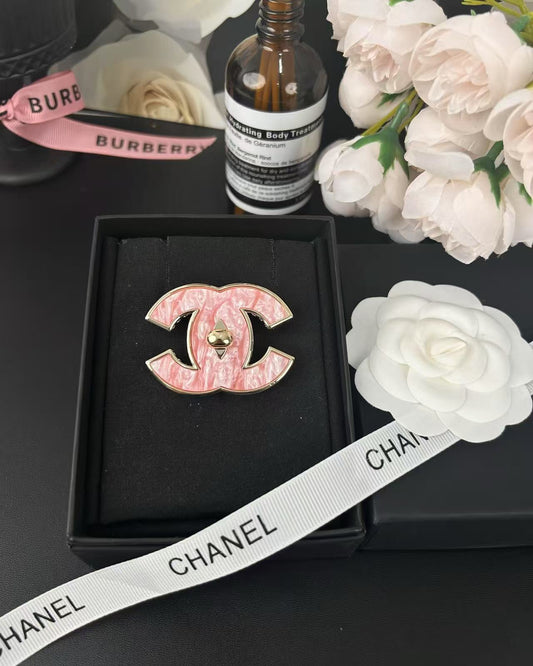 [⭐Aura]Pink Resin Classic Brooch 5cm