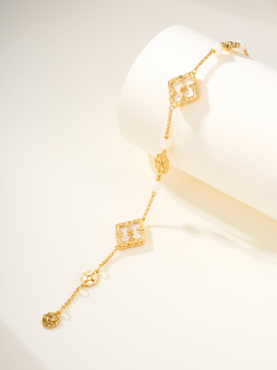 [⭐Aura]B.C.L ENAMELED Three-Flower Bracelet（Trumpet)