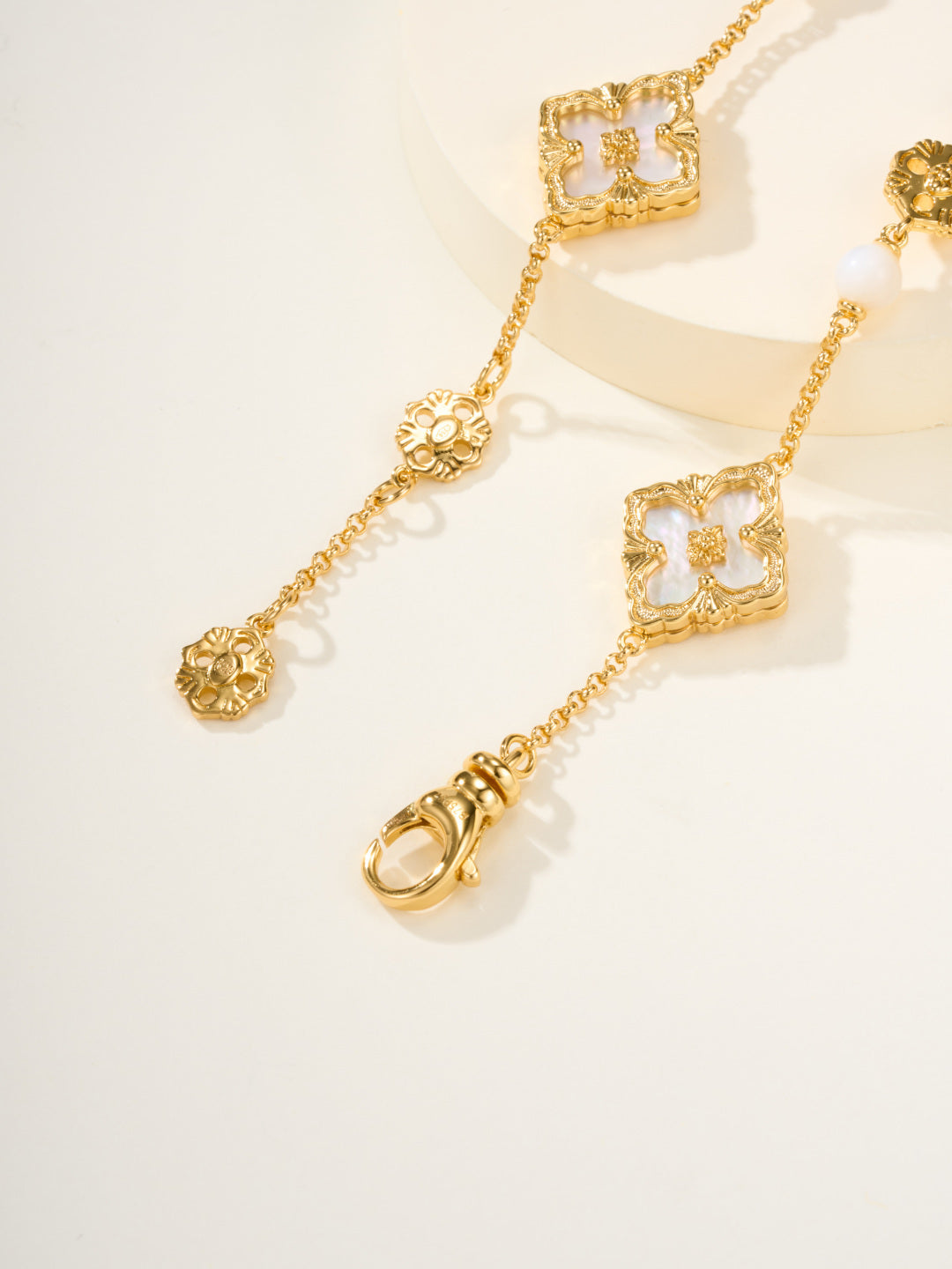 [⭐Aura]B.C.L ENAMELED Three-Flower Bracelet（Trumpet)