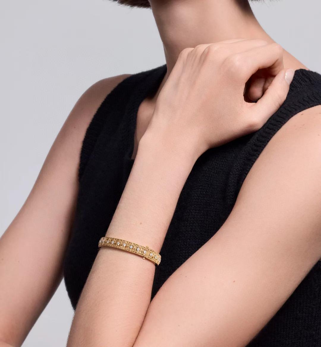 [⭐Aura]2026 WOVEN-PATTERN BRACELET SET WITH FULL DIAMOND INLAY THREE-COLORS