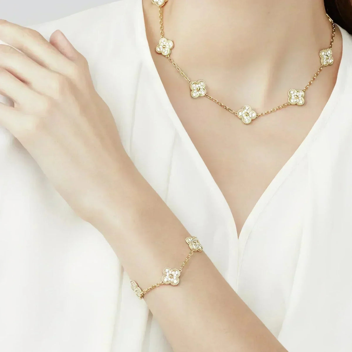 [⭐Aura] CLOVER 5 MOTIF FULL DIAMOND BRACELET COLLECTION