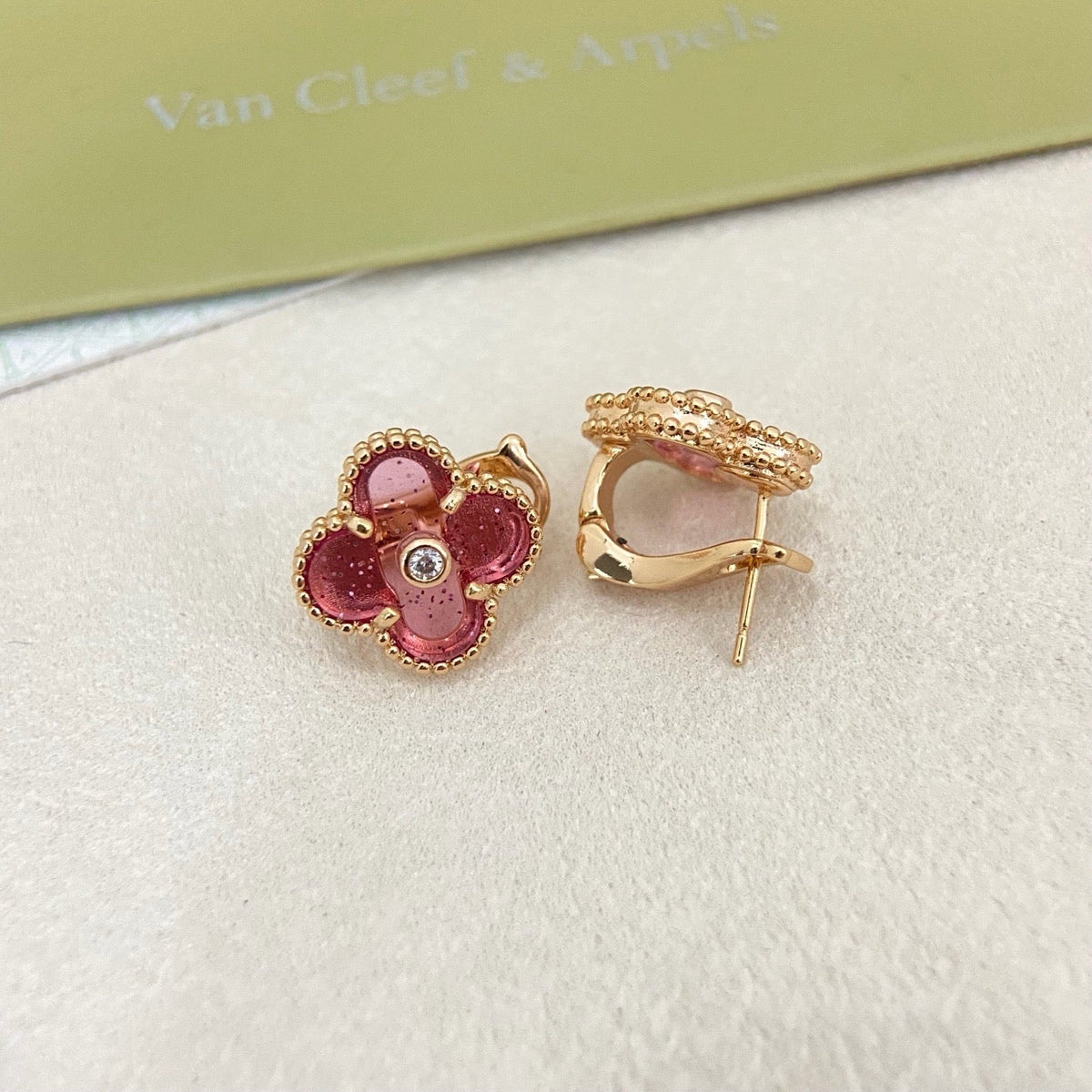 [⭐Aura]2026 NEW  CLOVER 1 MOTIFPINK ENAMEL STUD EARRINGS WITH DIAMONDS2