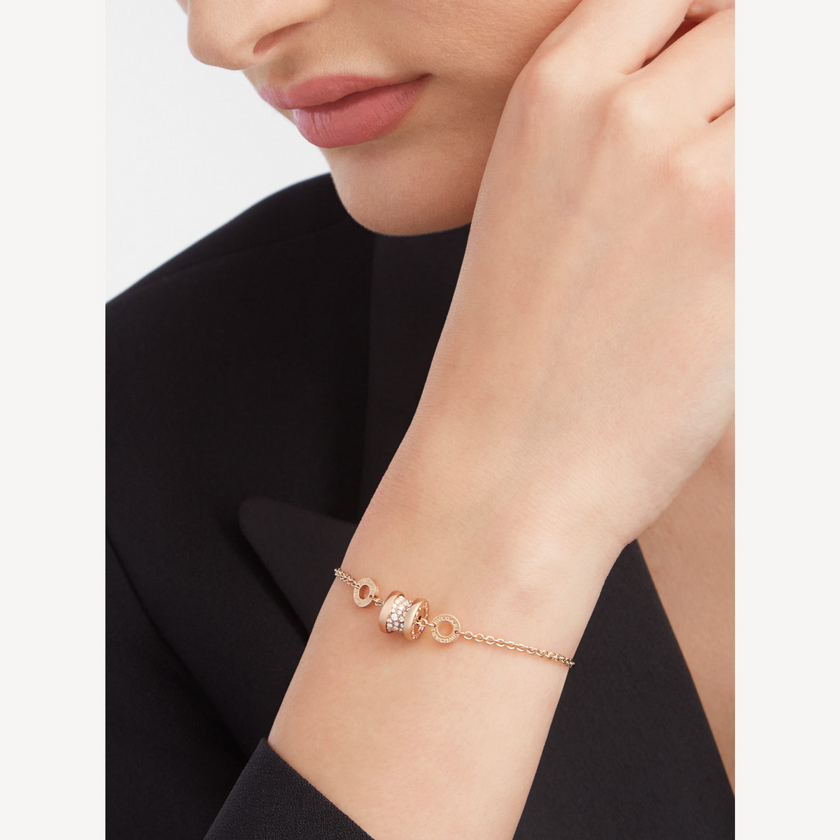 [⭐Aura]ZERO 1 SOFT PINK GOLD WITH PAVED DIAMONDS ON THE SPIRAL BRACELET