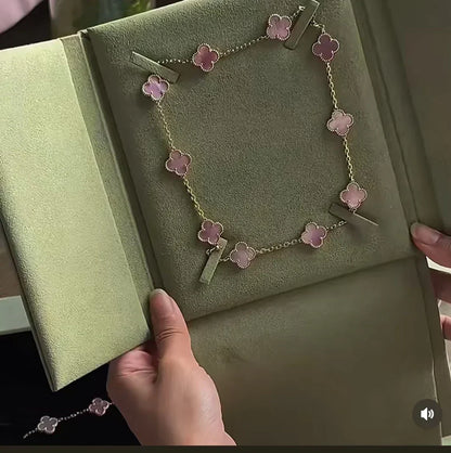 [⭐Aura Jewellery] Pink Necklace with Ten Clover Designs