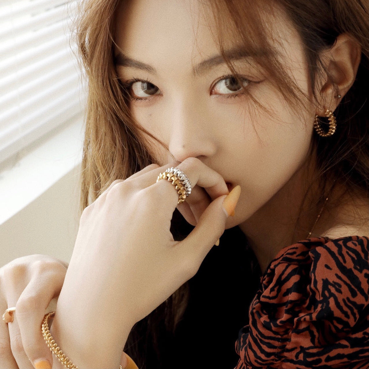 [⭐Aura]CLASH SMALL HOOP EARRINGS
