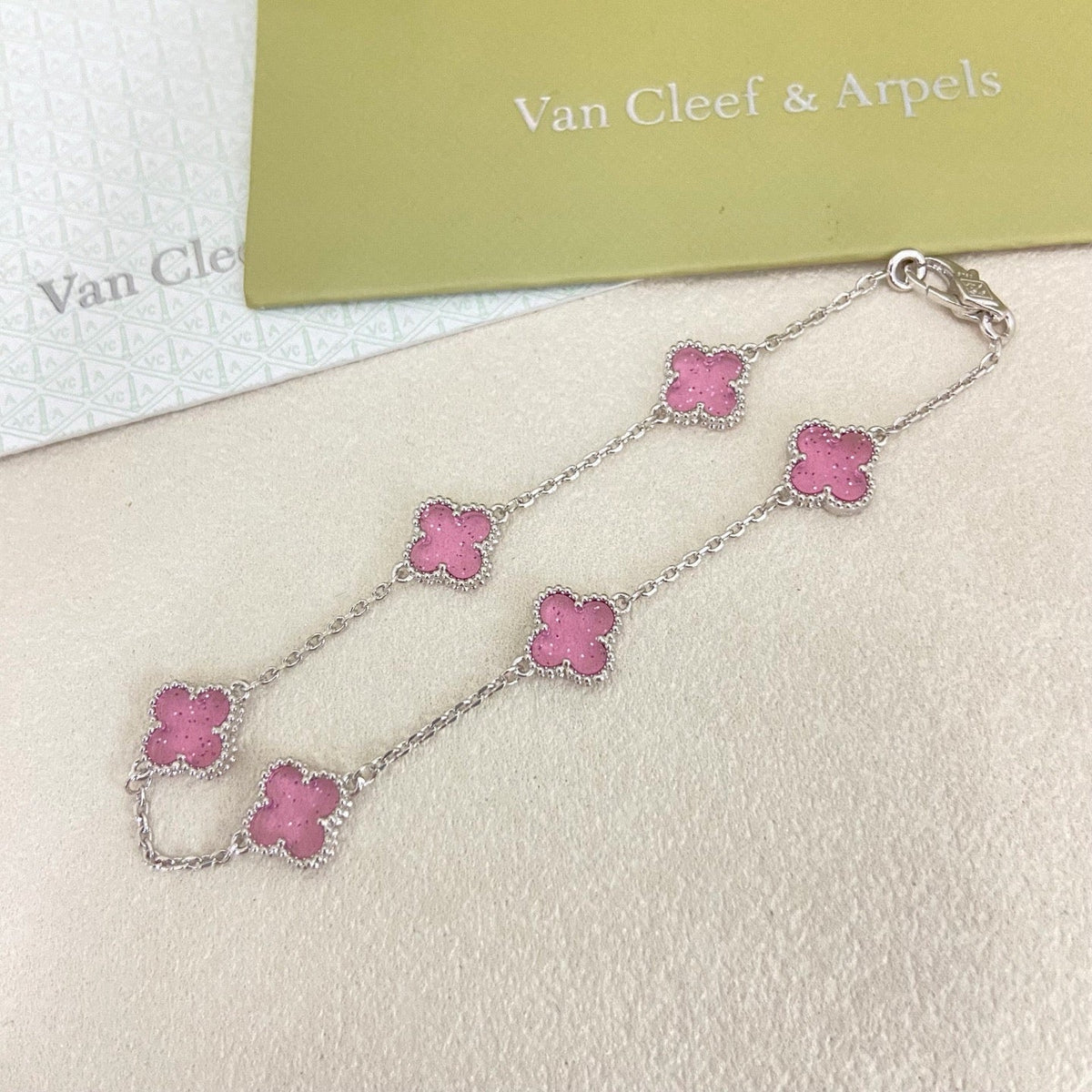 [⭐Aura]2026 NEW CLOVER 6 MOTIF BUBBLE PINK ENAMEL BRACELET