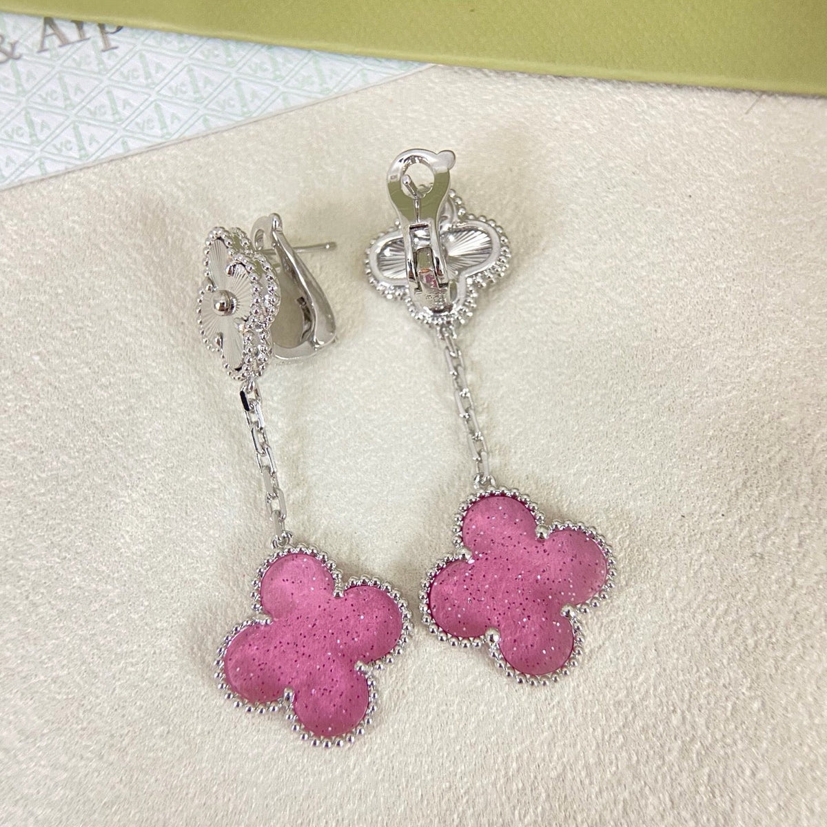 [⭐Aura]2026 NEW CLOVER 2 MOTIF  BUBBLE PINK ENAMEL