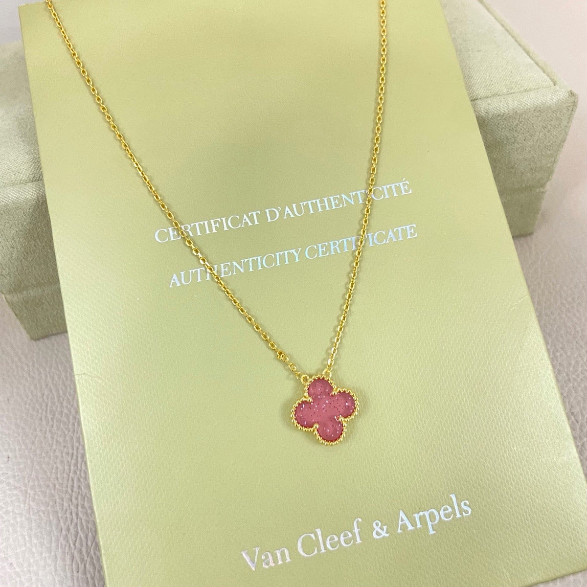 [⭐Aura]15MM BUBBLE PINK ENAMEL SINGLE-FLOWER FOUR-LEAF CLOVER NECKLACE