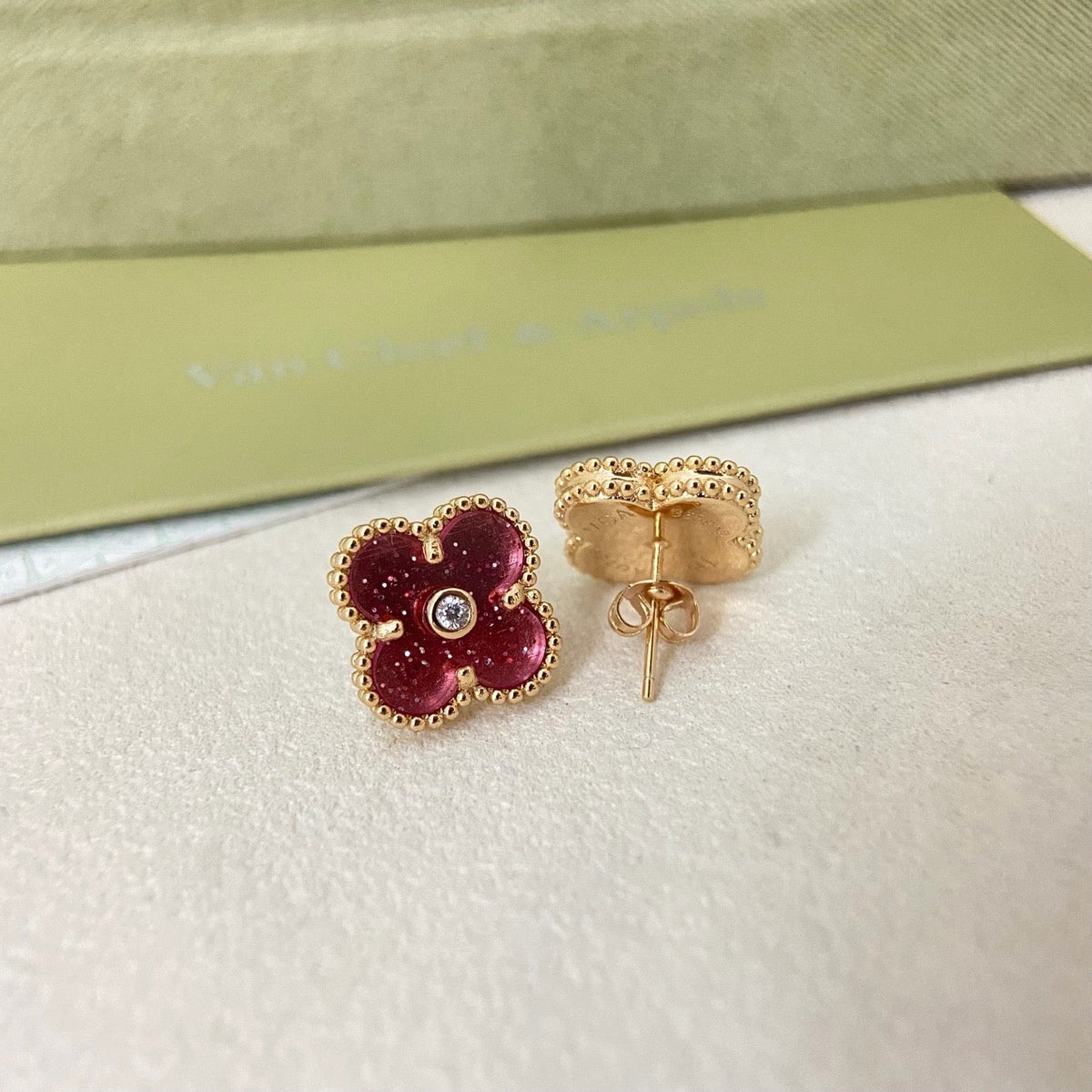 [⭐Aura]2026 NEW  CLOVER 1 MOTIFPINK ENAMEL STUD EARRINGS WITH DIAMONDS
