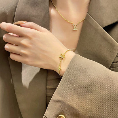 [⭐Aura]LOGO STAR MOTIF GOLD BRACELET