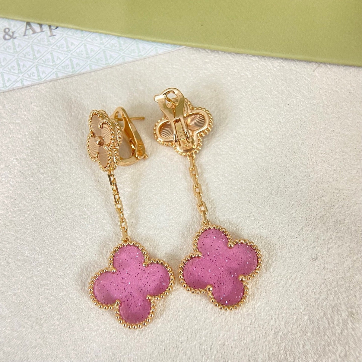 [⭐Aura]2026 NEW CLOVER 2 MOTIF  BUBBLE PINK ENAMEL