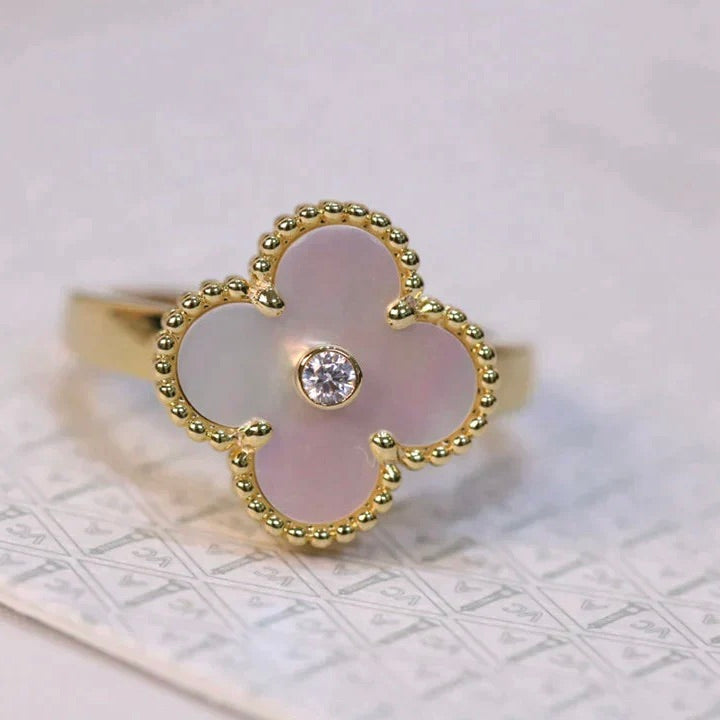 [⭐Aura]CLOVER PINK MOP RING GOLD DIAMOND