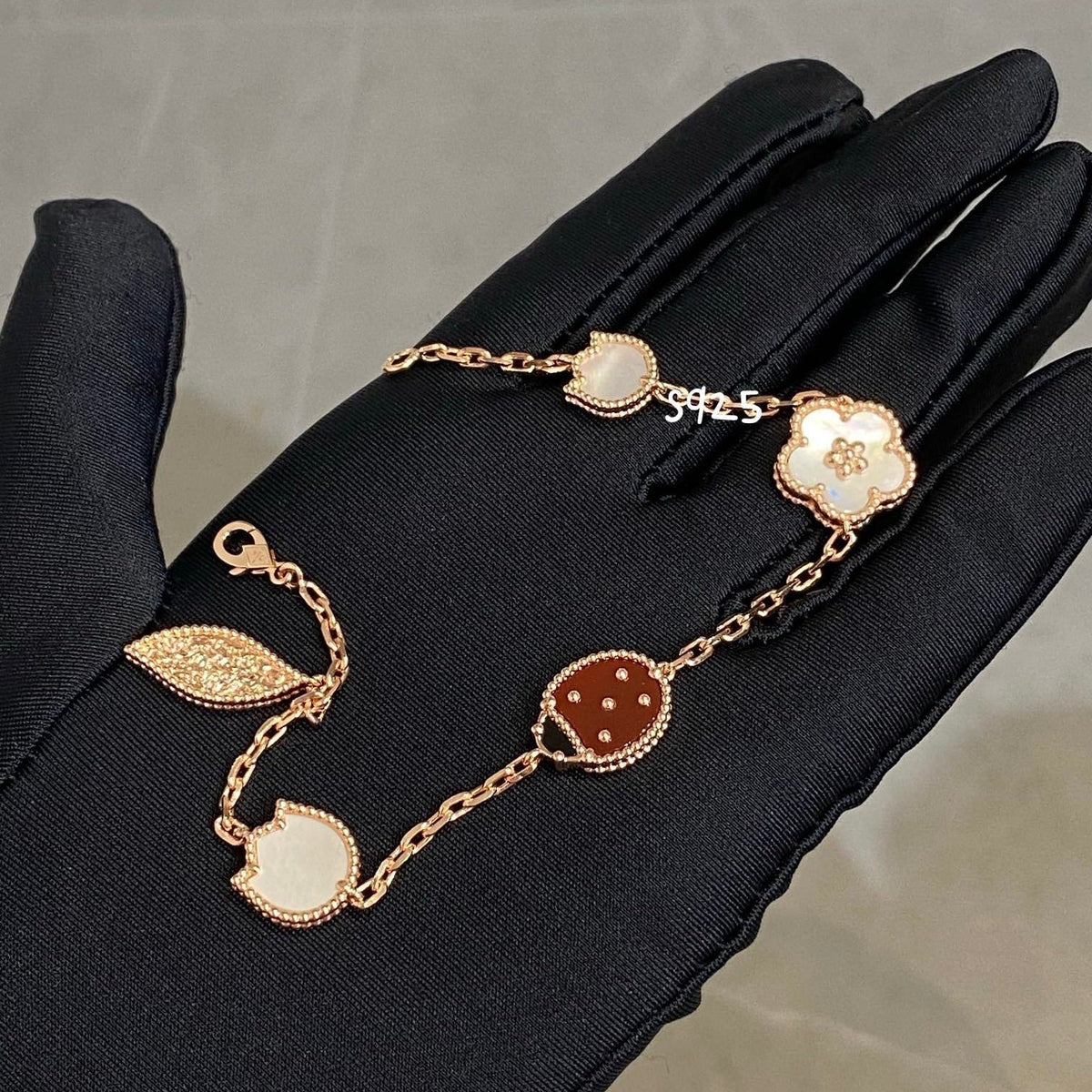 [⭐Aura]LUCKY SPRING 5 MOTIF BRACELET