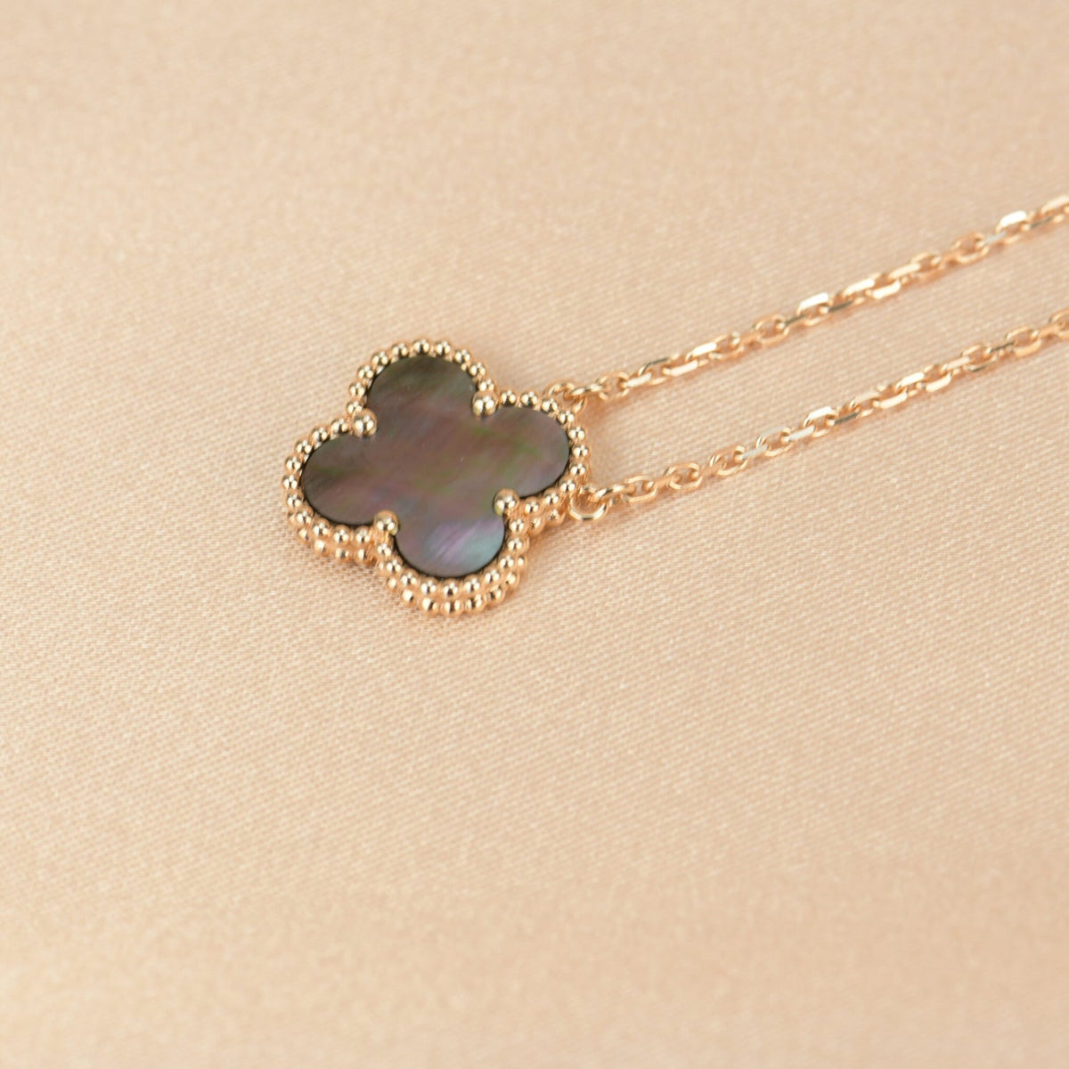 [⭐Aura]CLOVER 15MM  GRAY MOTHER OF PEARL NECKLACE