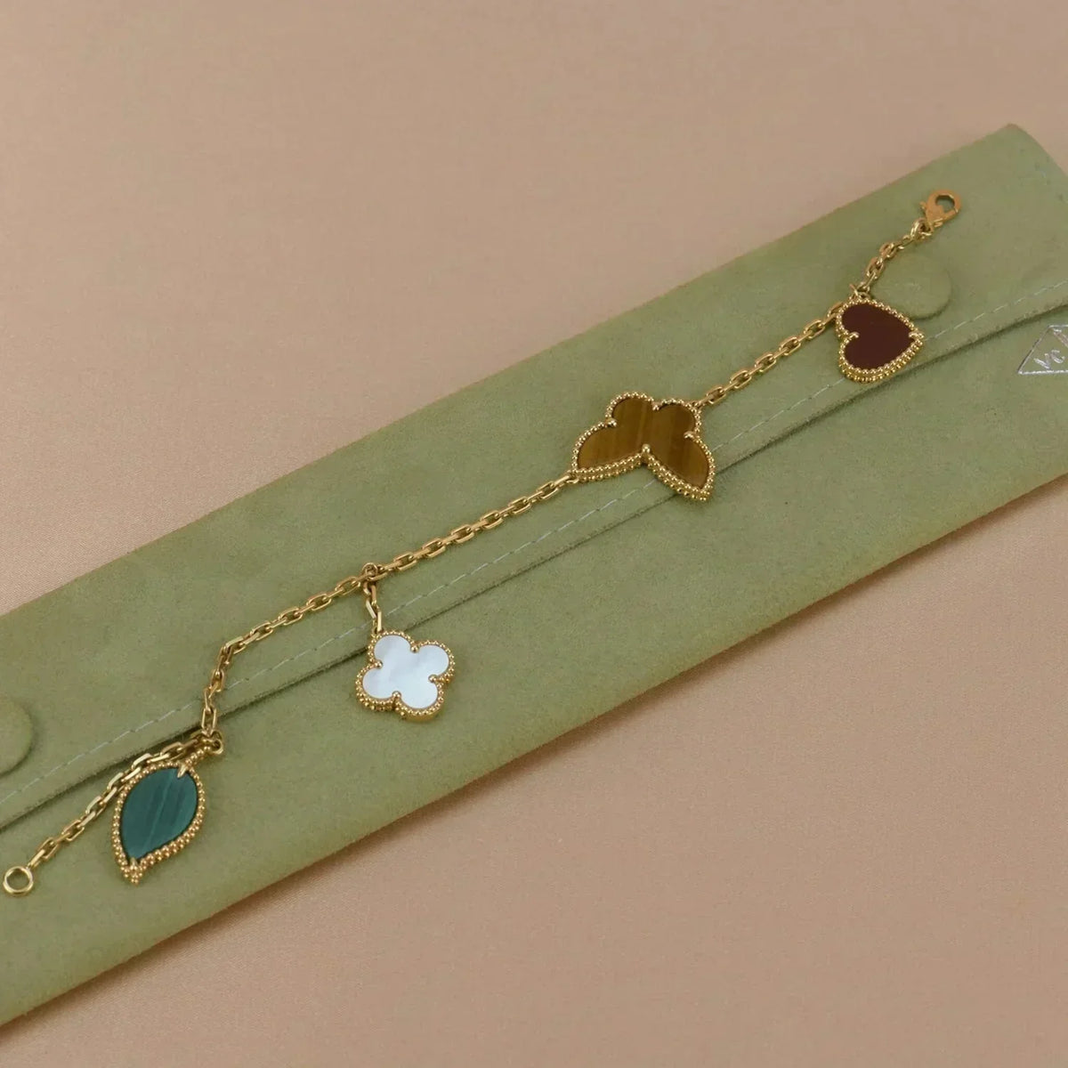 [⭐Aura]LUCKY SPRING 5 MOTIF GOLD BRACELET