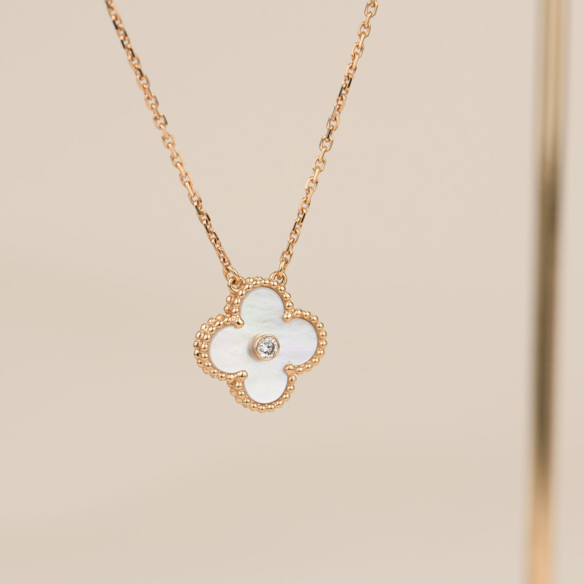 [⭐Aura]CLOVER 15MM DIAMOND WHITE FRITILLARIA NECKLACE