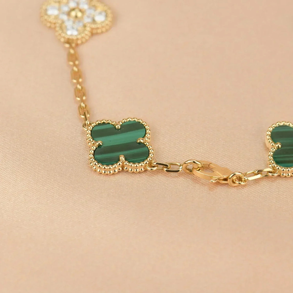 [⭐Aura] CLOVER 5 MOTIF MALACHITE BRACELET COLLECTION