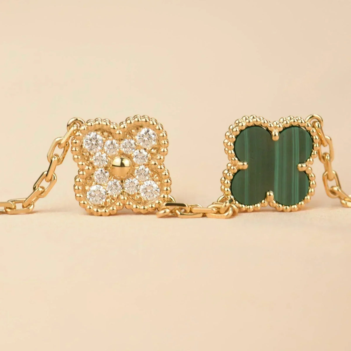 [⭐Aura] CLOVER 5 MOTIF MALACHITE BRACELET COLLECTION