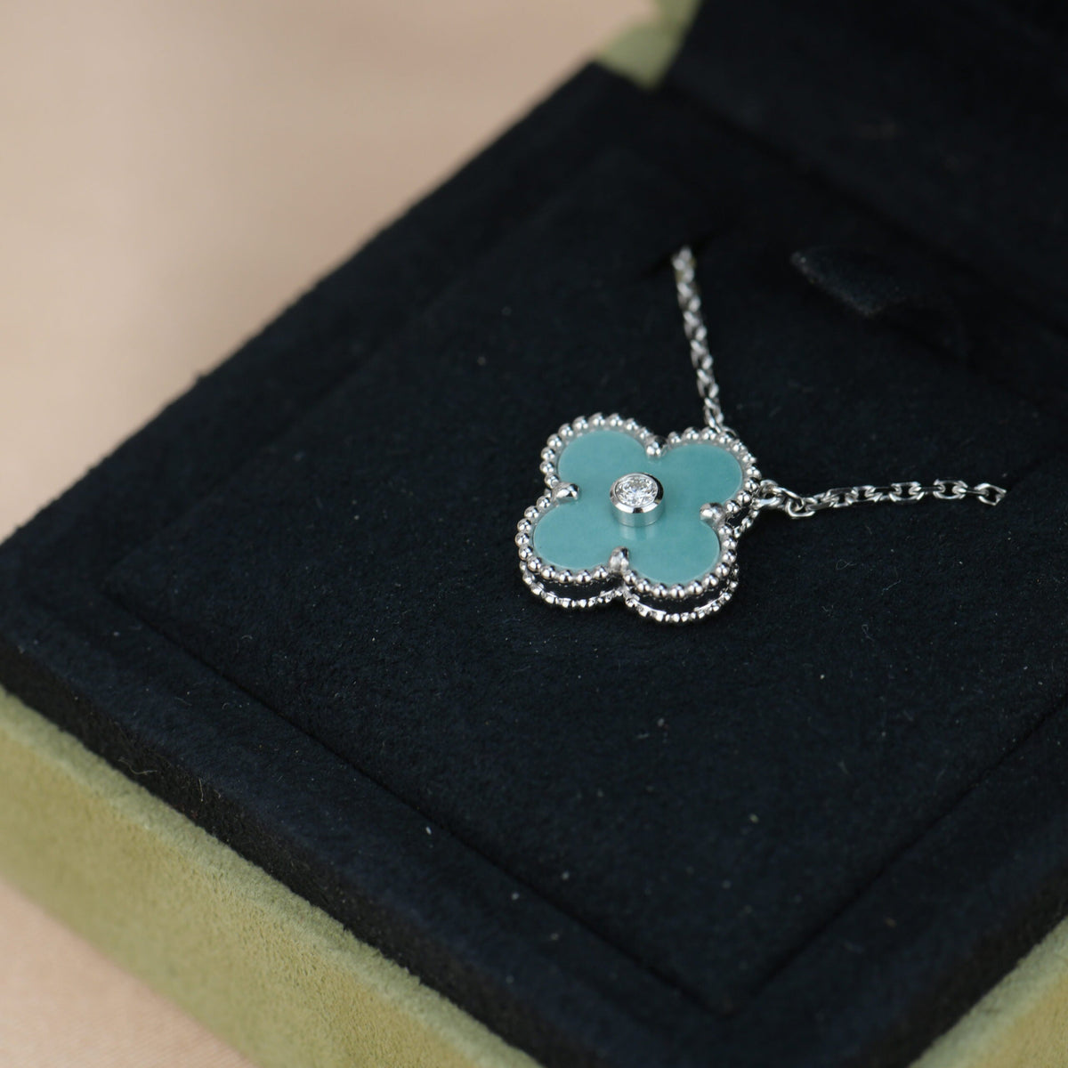 [⭐Aura]CLOVER 15MM DIAMOND SVRES PORCELAIN  NECKLACE SILVER
