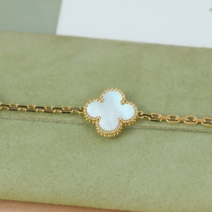 [⭐Aura]CLOVER WHITE PEARL MOP 5 MOTIF BRACELET COLLECTION