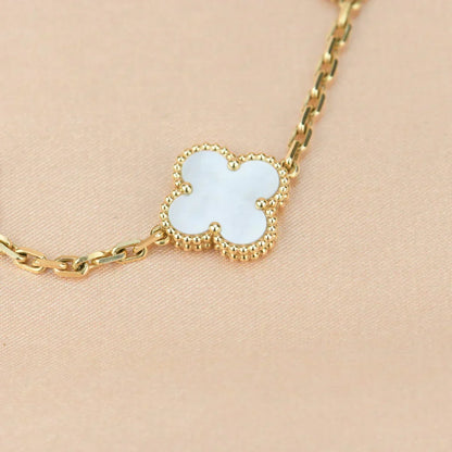 [⭐Aura]CLOVER WHITE PEARL MOP 5 MOTIF BRACELET COLLECTION