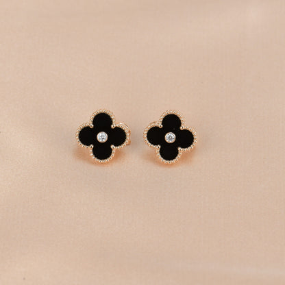 [⭐Aura]CLOVER MEDIUM 1 MOTIFS ONYX DIAMOND EARRINGS