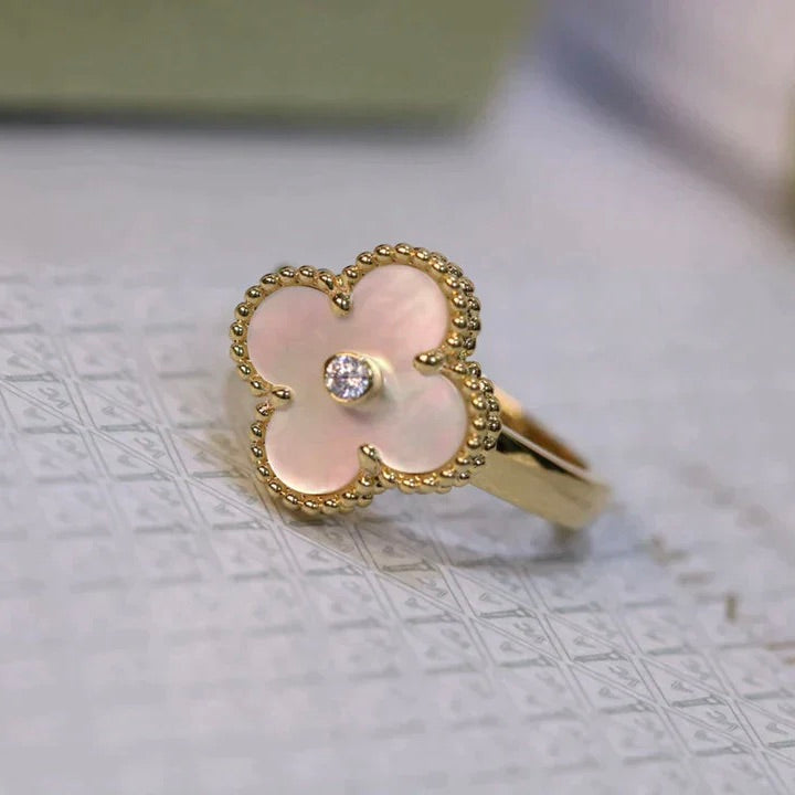 [⭐Aura]CLOVER PINK MOP RING GOLD DIAMOND