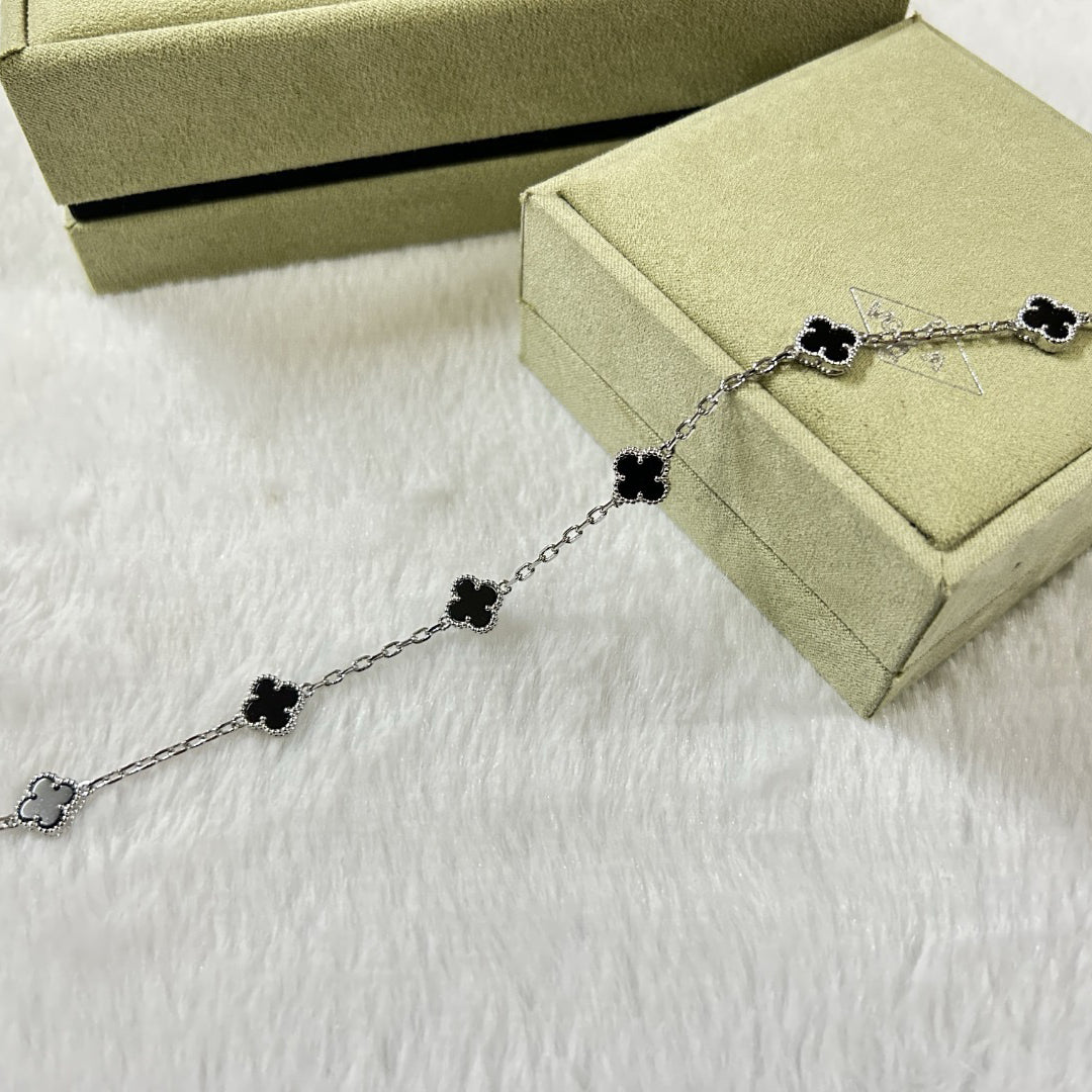 [⭐Aura]CLOVER 6 MOTIF  ONYXS BRACELET