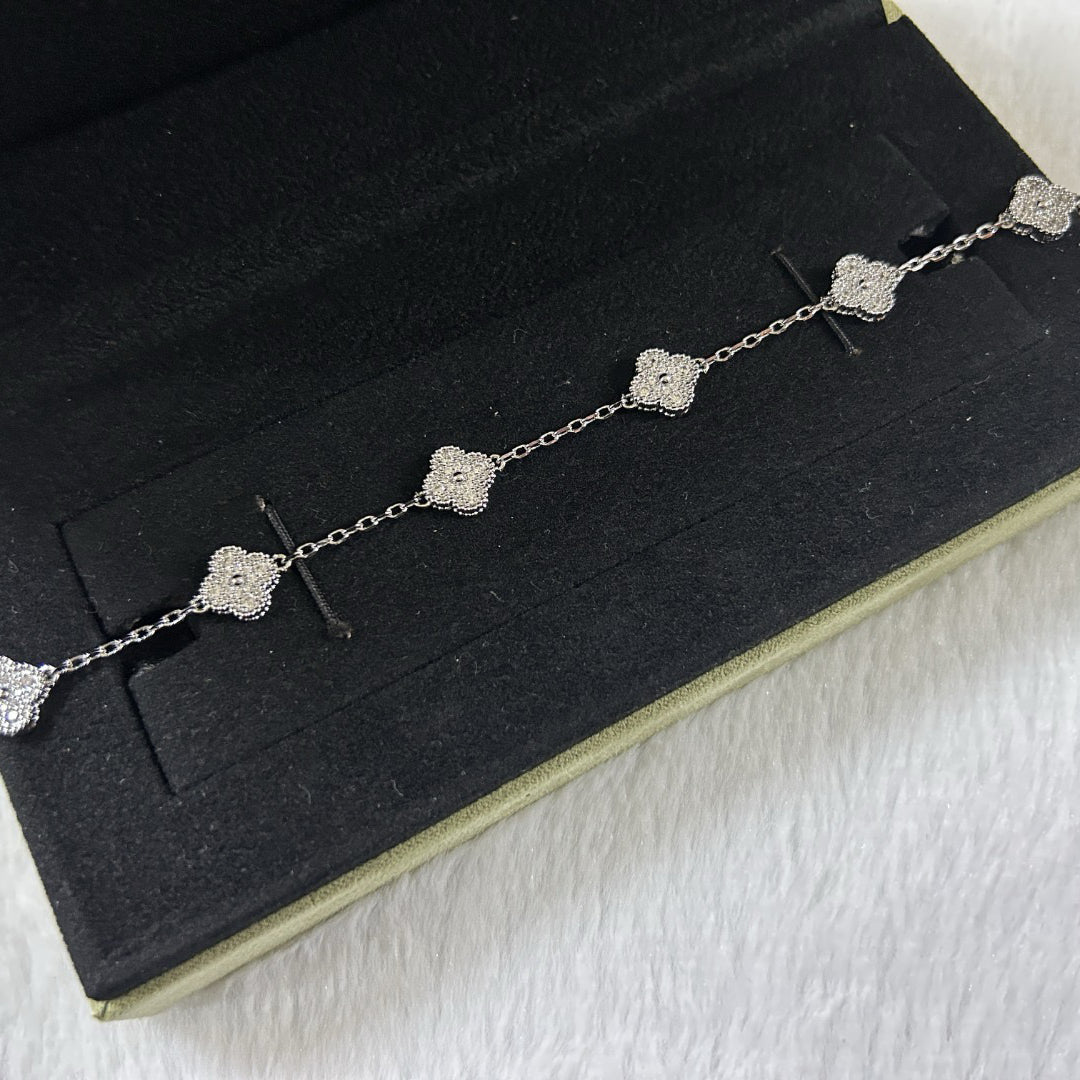 [⭐Aura]CLOVER 6 MOTIF DIAMOND BRACELET