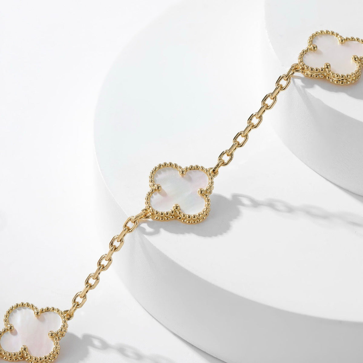 [⭐Aura]CLOVER 10 MOTIFS WHITE MOTHER OF PEARL NECKLACE