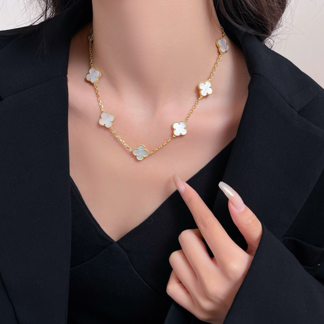 [⭐Aura]CLOVER 10 MOTIFS WHITE MOTHER OF PEARL NECKLACE