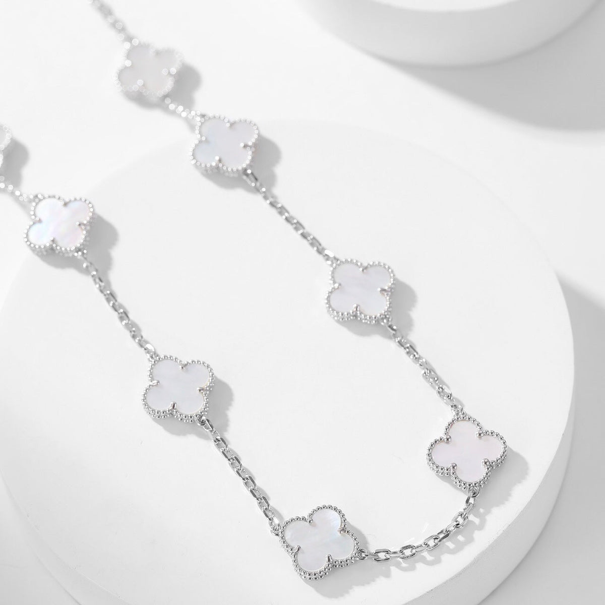 [⭐Aura]CLOVER 10 MOTIFS WHITE MOTHER OF PEARL NECKLACE