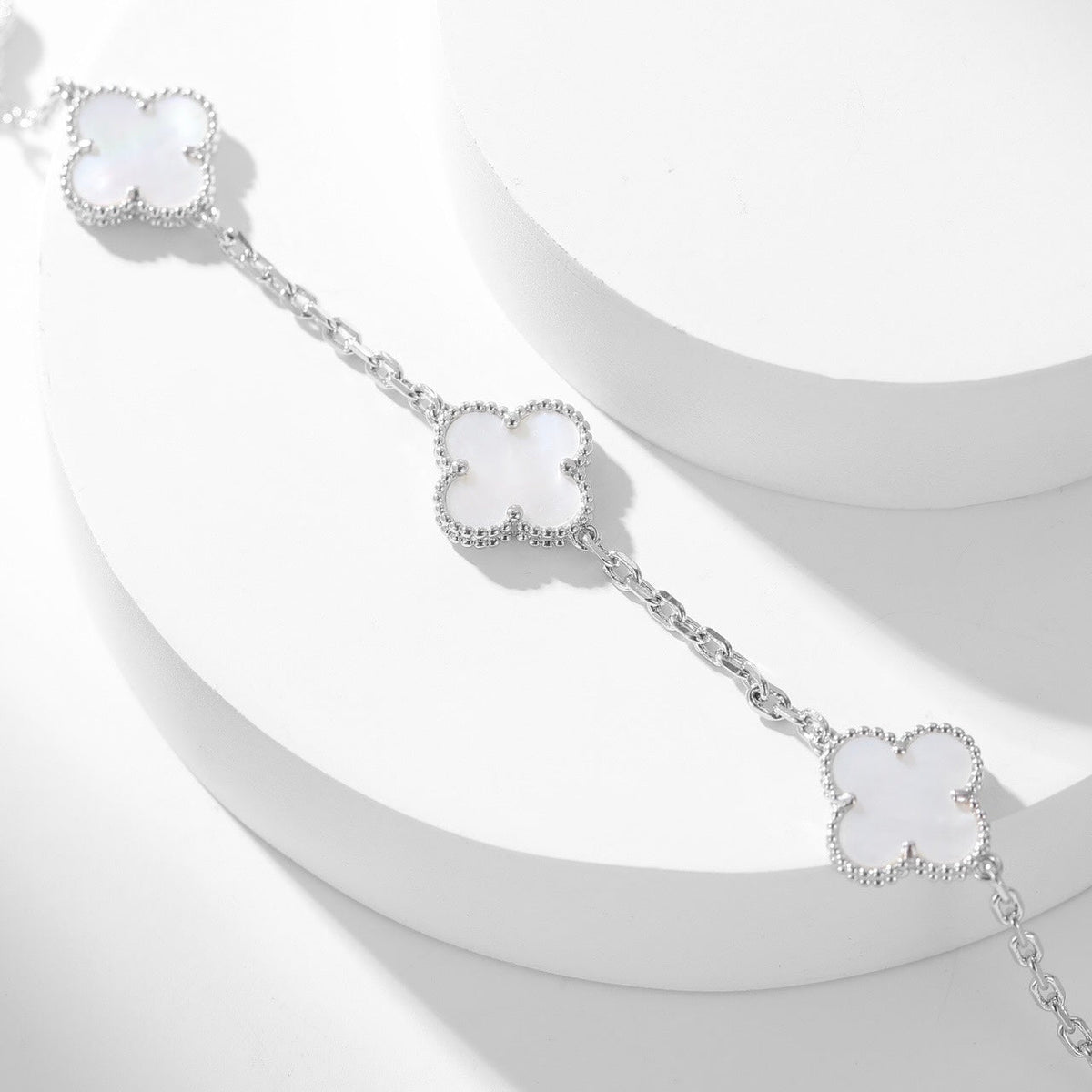 [⭐Aura]CLOVER 10 MOTIFS WHITE MOTHER OF PEARL NECKLACE
